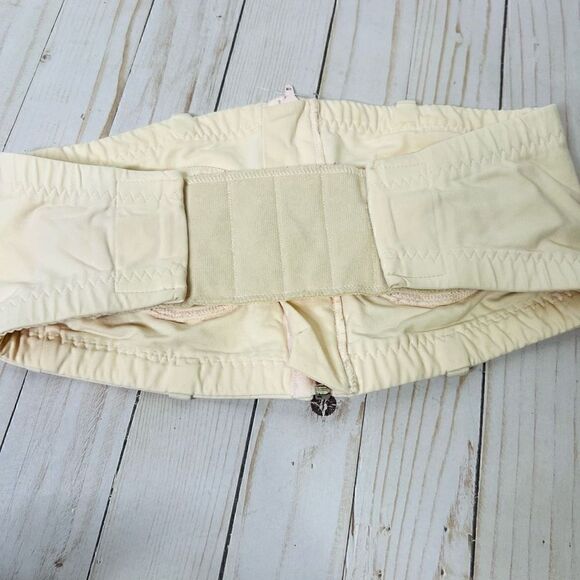 Simple Wishes Hands Free Breast Pumping Nursing Strapless Bra - Picture 2 of 6